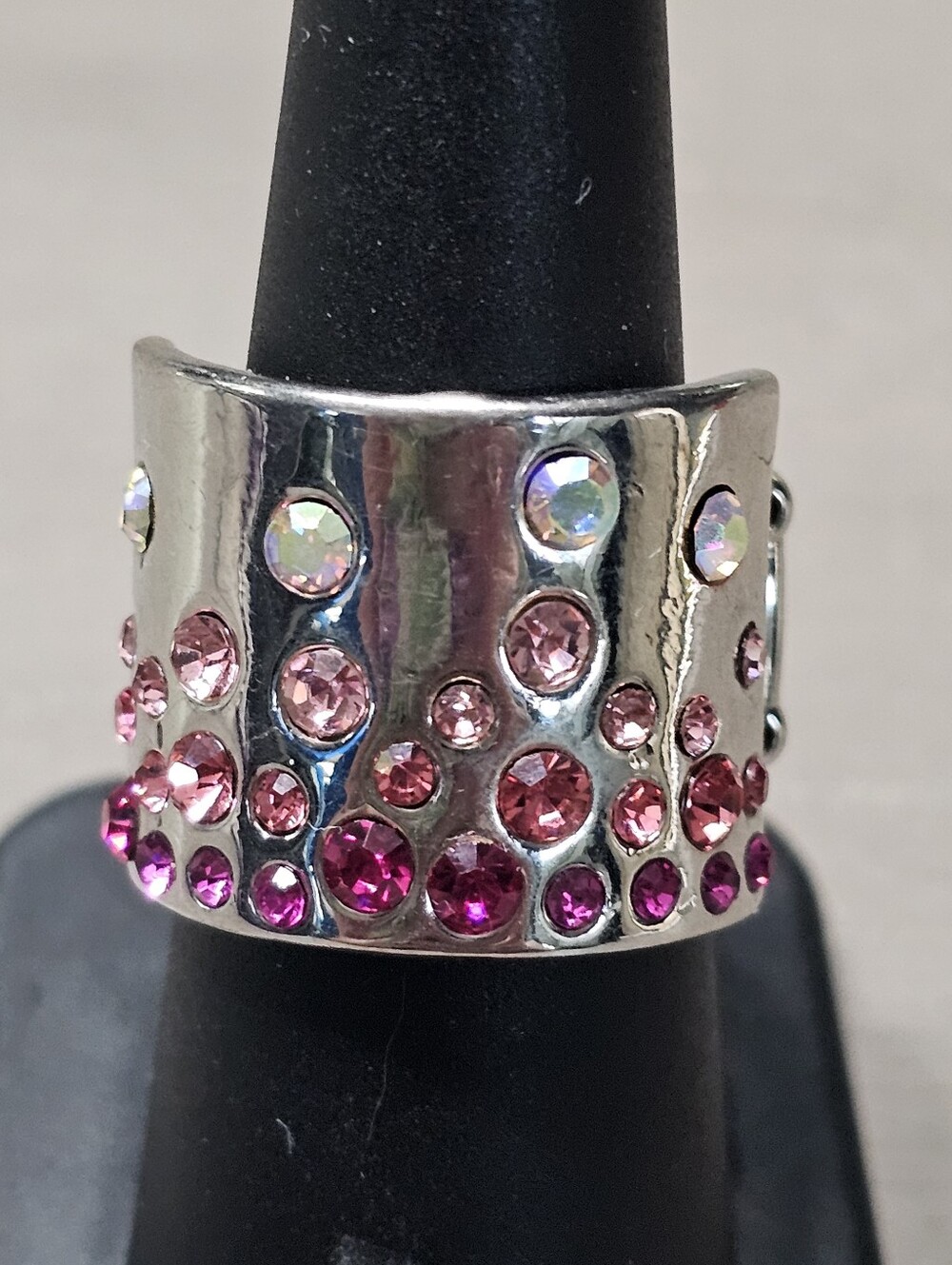 3/$10 Paparazzi Sizzling Sultry Stretch Ring In Pink